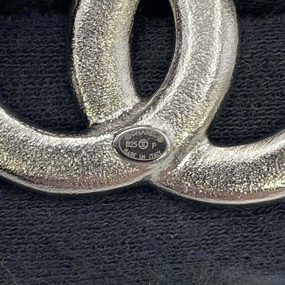 CHANEL Silver Pearl Logo Brooch - Picture 6 of 7